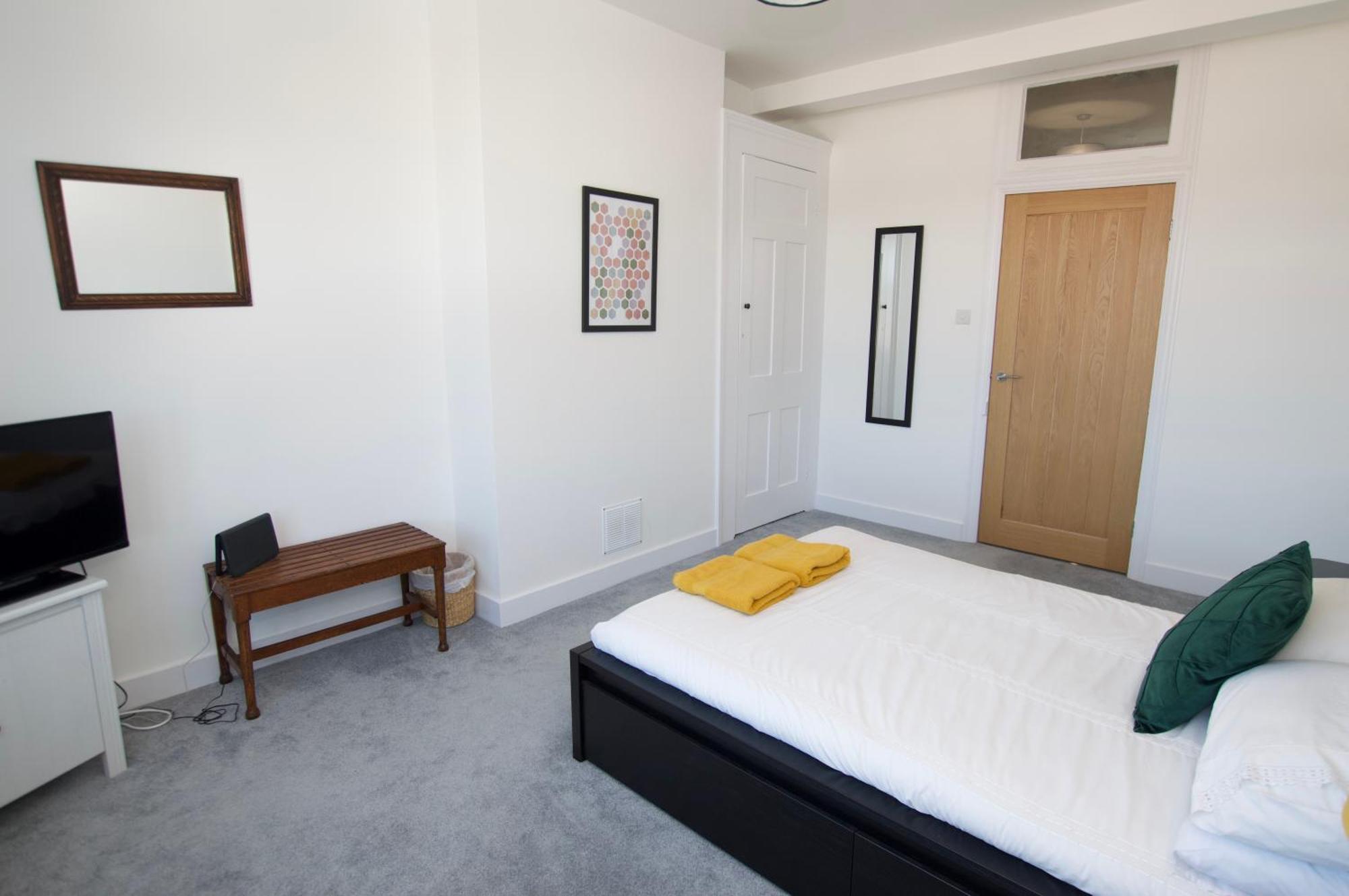 Apartamento Beautiful Large 3-Bed Coastal Flat With Parking. Frinton-on-Sea Exterior foto